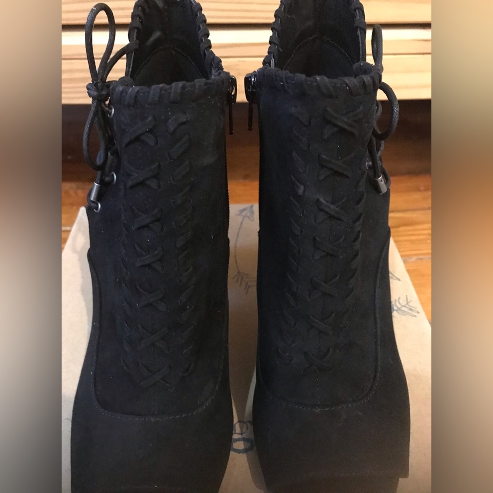 Brand New in Box Indigo Road peep toe booties - Picture 5 of 6